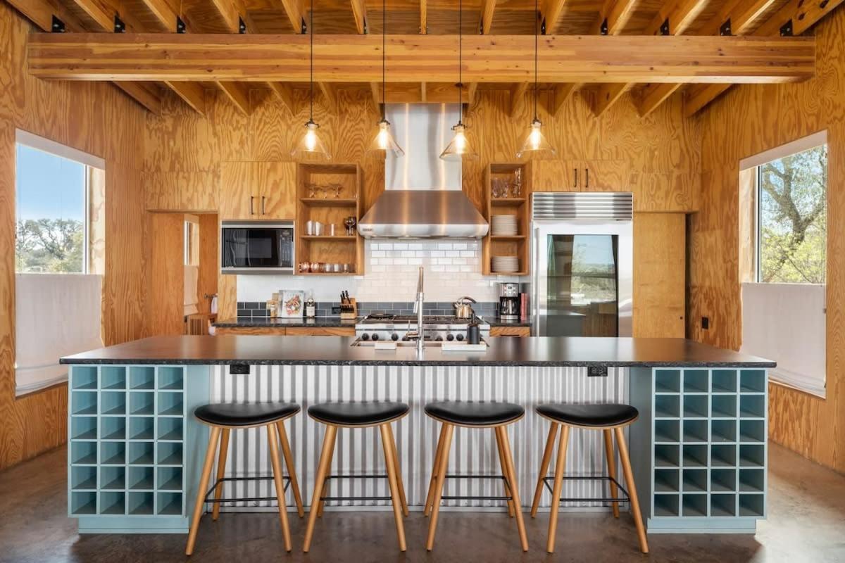 Lazo House - Riverfront With Overlooking Llano River Exterior foto