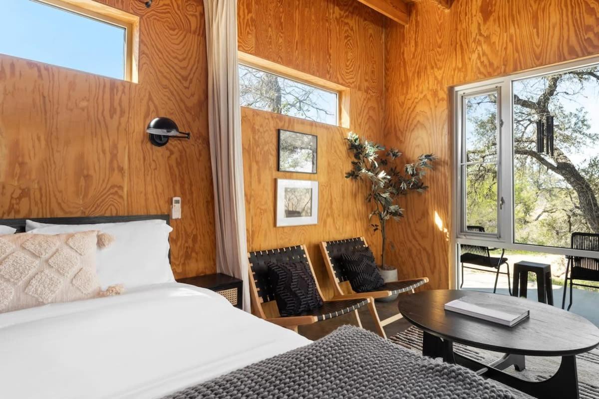 Lazo House - Riverfront With Overlooking Llano River Exterior foto