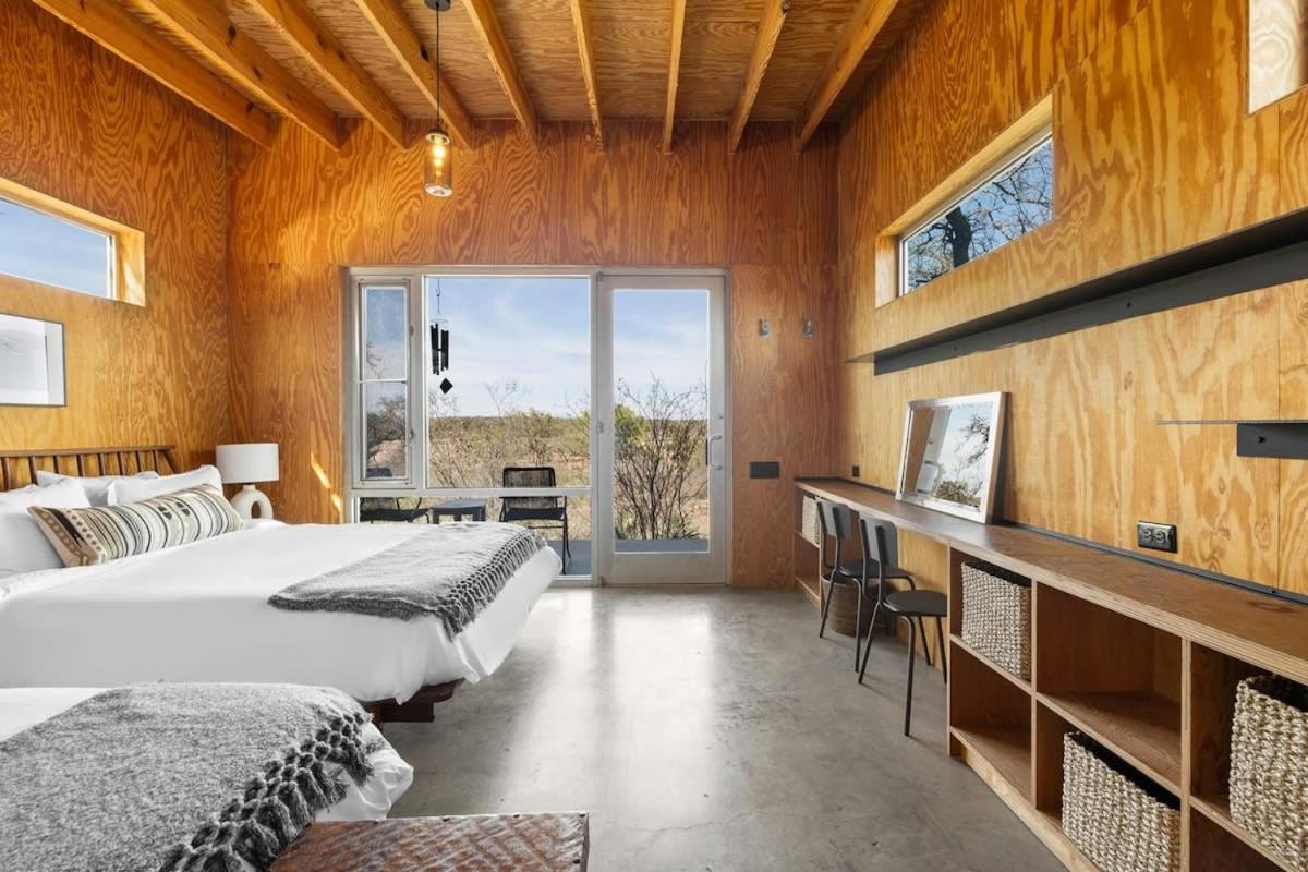 Lazo House - Riverfront With Overlooking Llano River Exterior foto