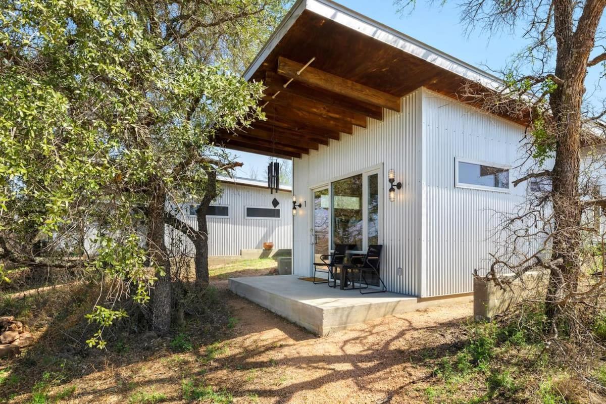 Lazo House - Riverfront With Overlooking Llano River Exterior foto